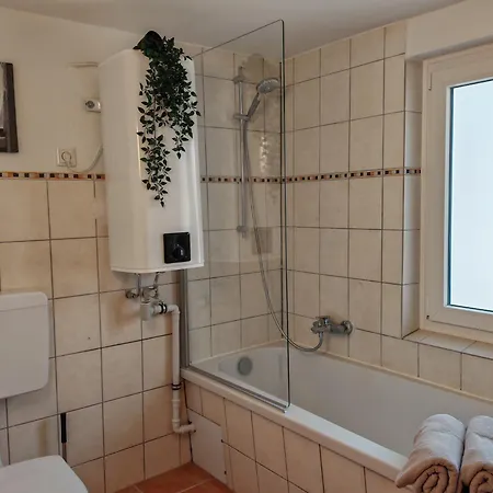 Moderne Etagenwohnung Im Zentrum - Monteurszimmer *