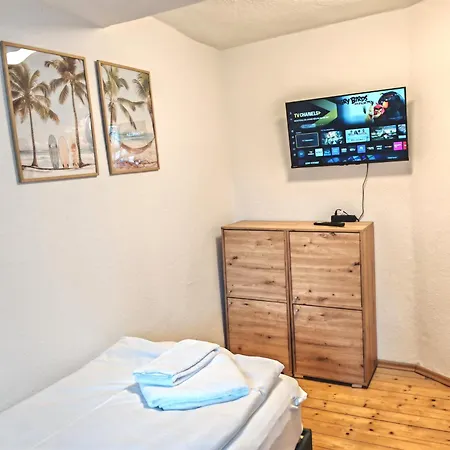 Moderne Etagenwohnung Im Zentrum - Monteurszimmer